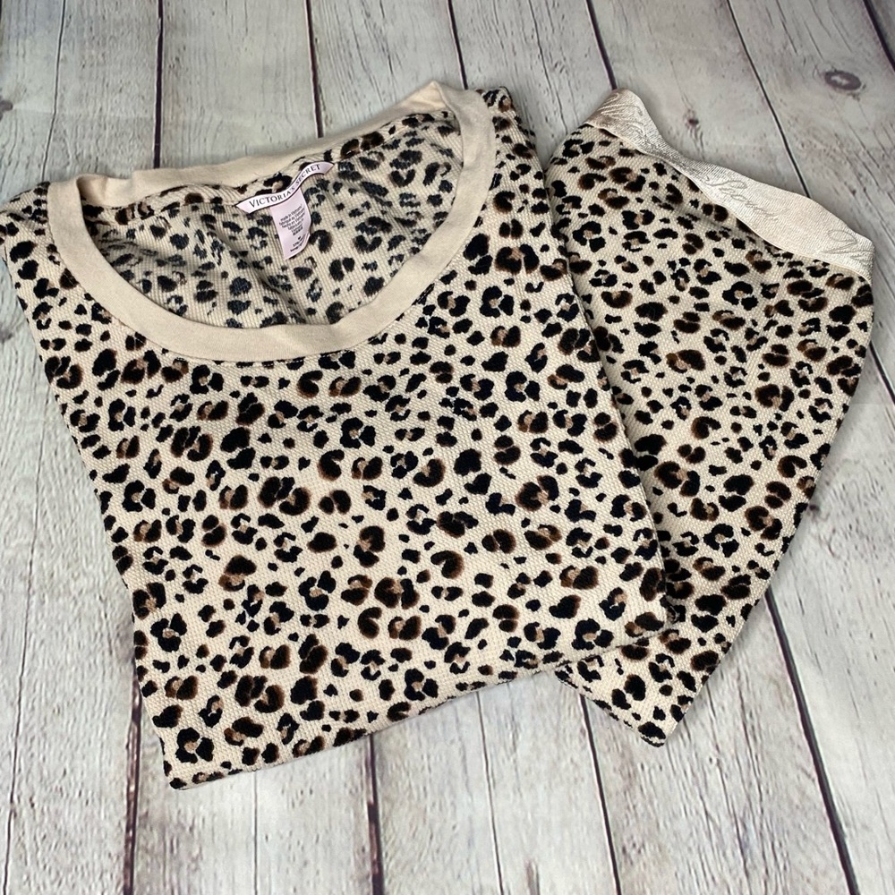 VICTORIA’S SECRET Leopard Print Pajamas